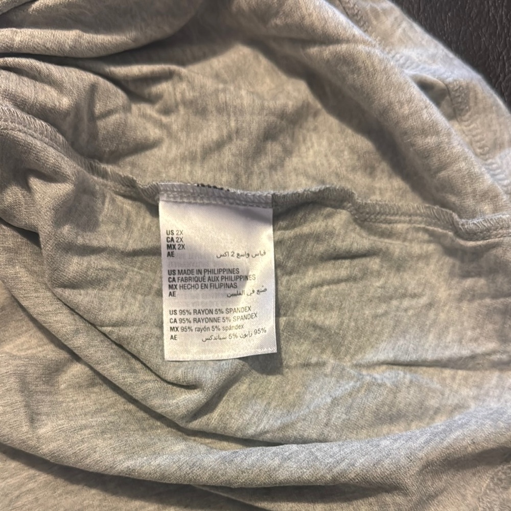 Women's Gray Sleeveless Top - Picture 3 of 4